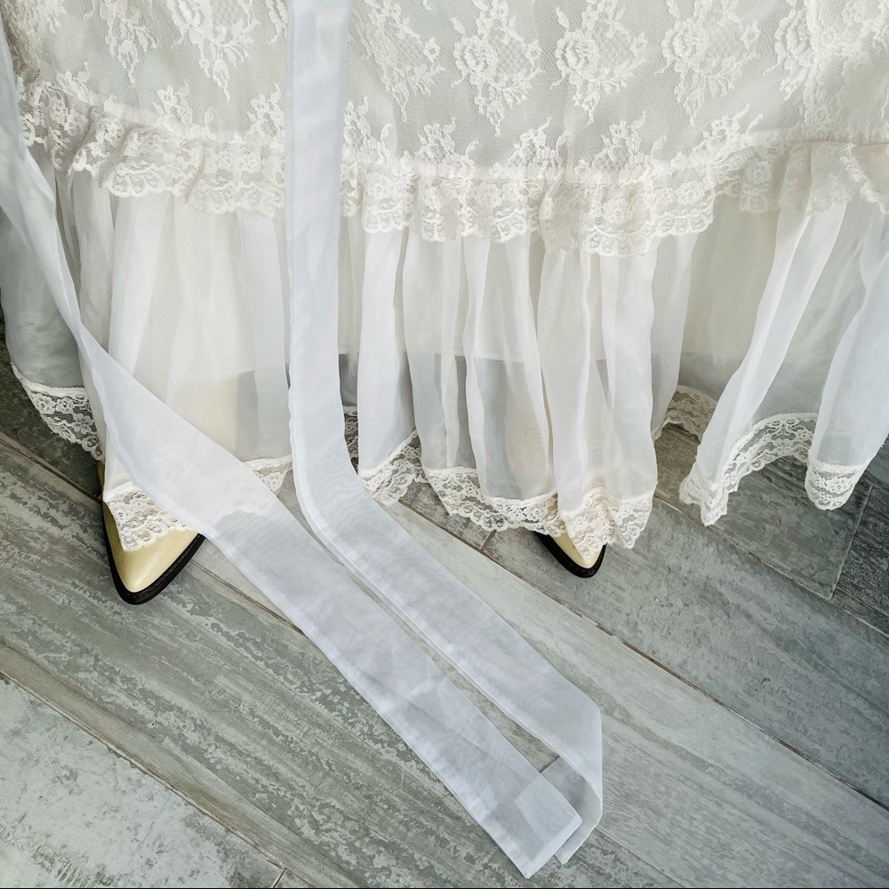 Vintage Organza Ruffle Lace Layered Ivory White Bishop Long Sleeve Wedding Dress - Picture 8 of 17